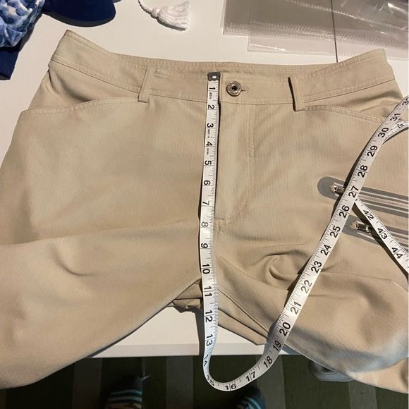 lululemon athletica Tan Men Shorts - Picture 4 of 10